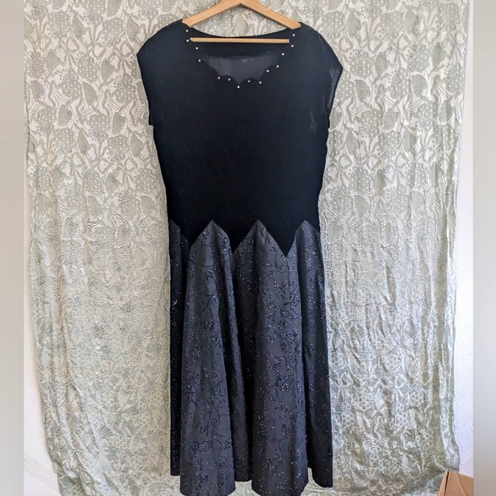 1950s Vintage Volup Velvet and Satin Cocktail Dress with Rhinestones ✨ LBD